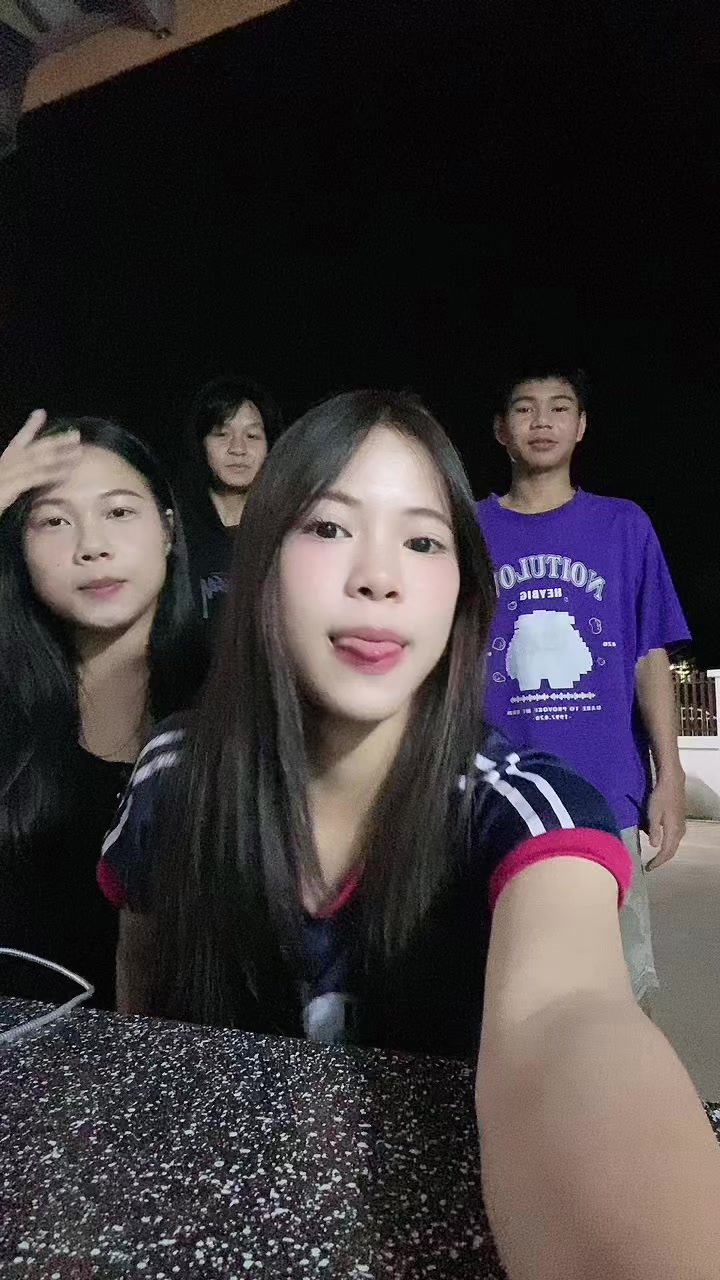 @randomwithbarbie