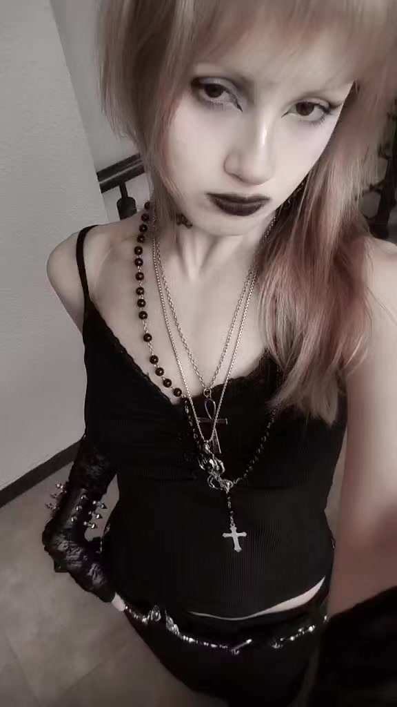 @Мышка🦇