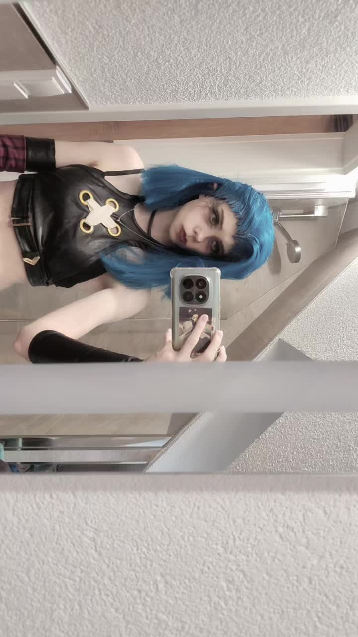 @Cosplayer