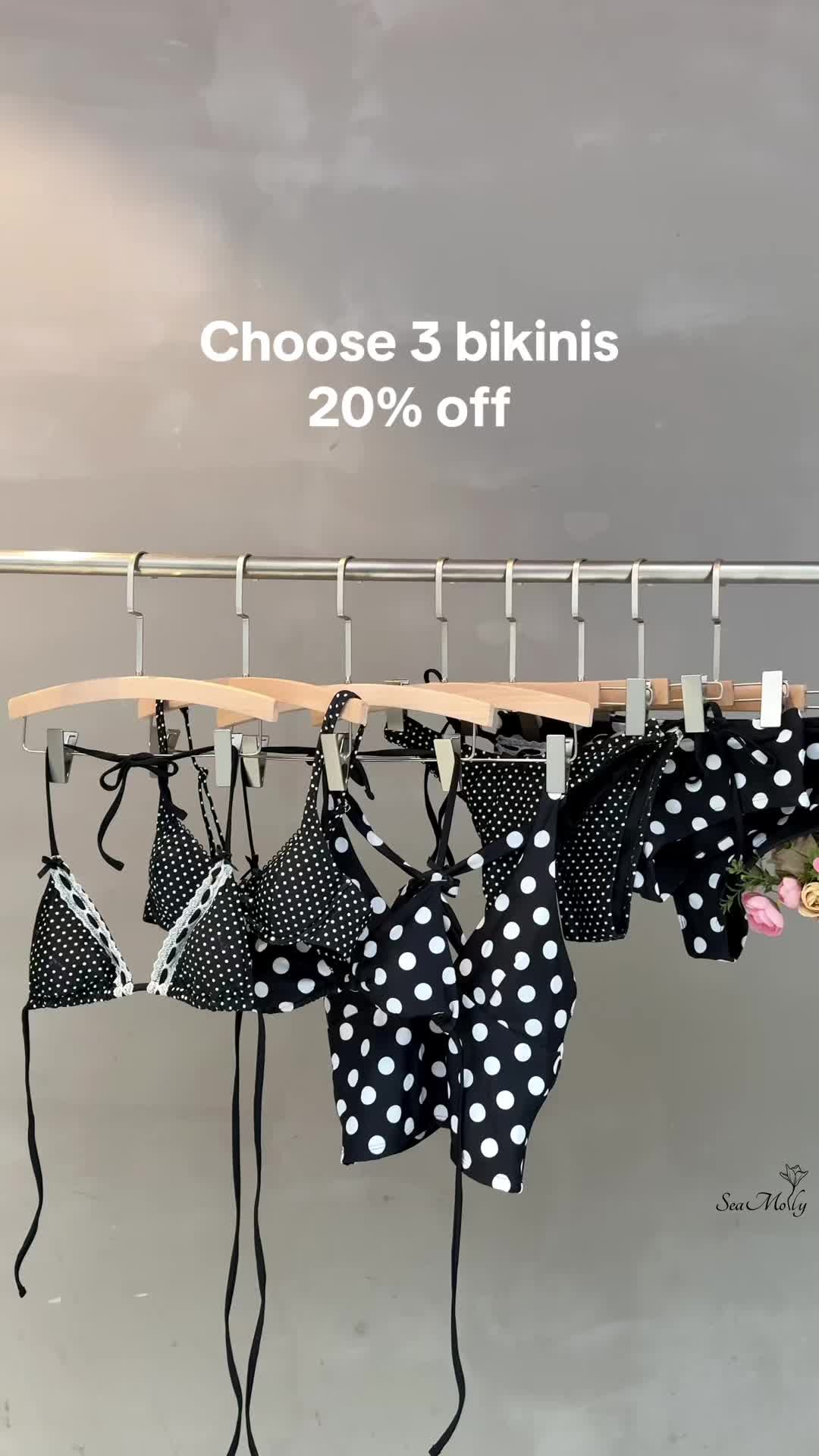 @SeamollyLooks