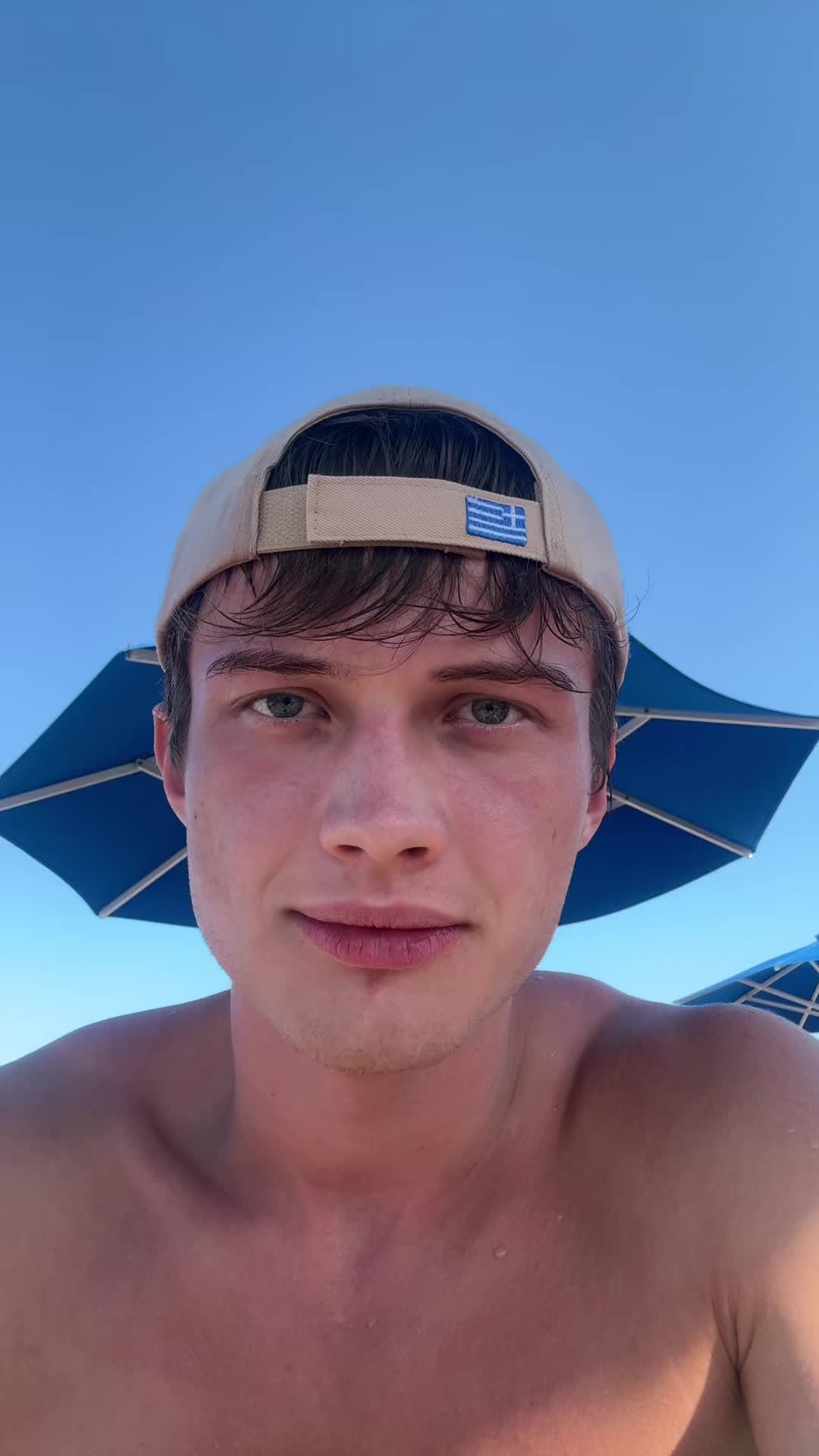 @yannisnews