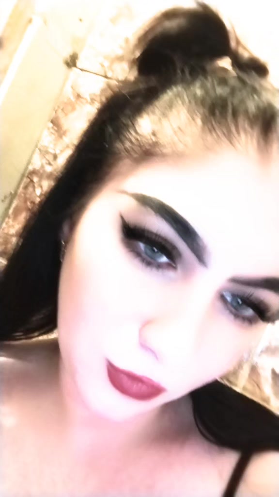 @𝖄𝖔𝖚𝖗 𝖇𝖎𝖙𝖈𝖍