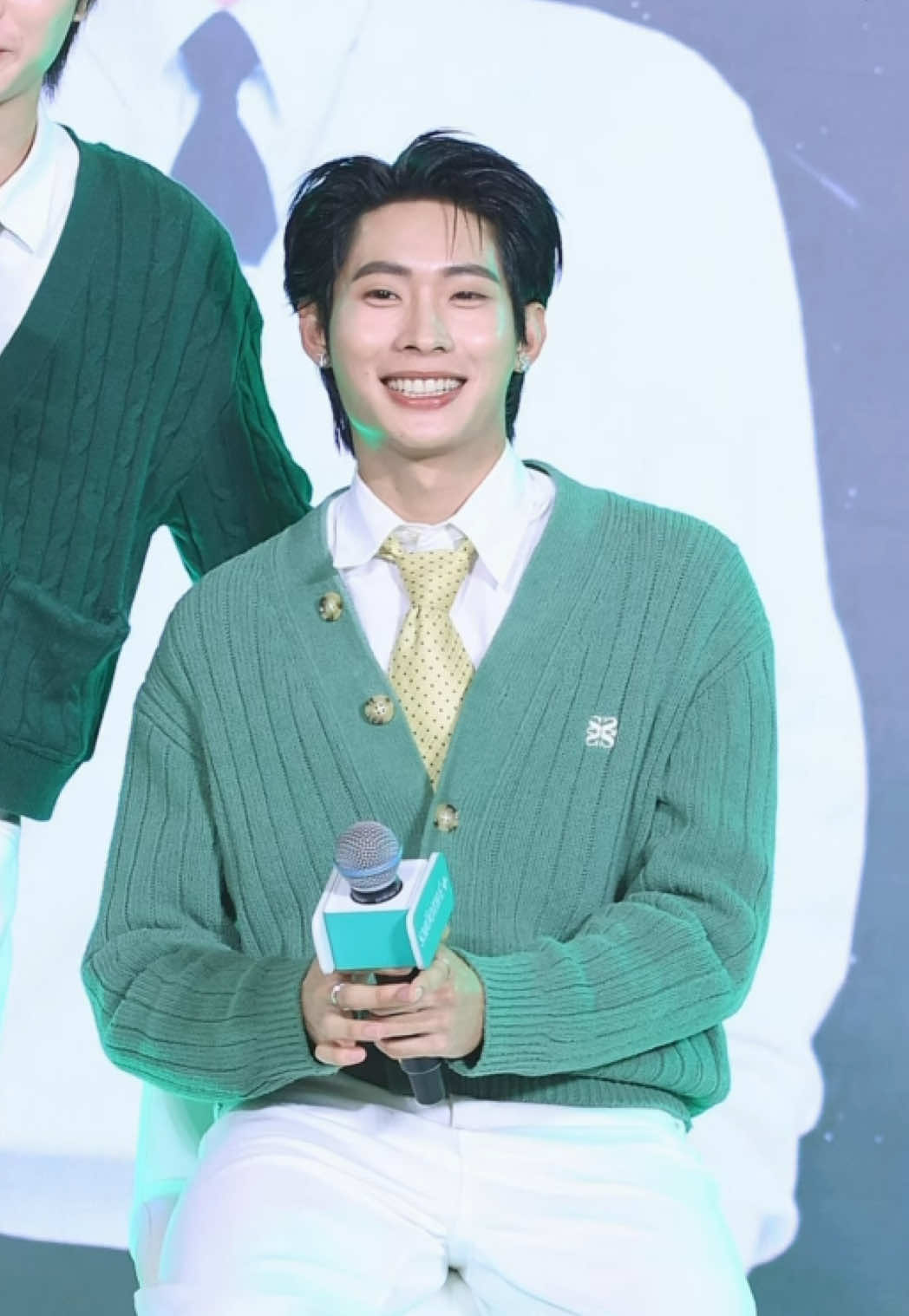 @𝙗𝙡𝙪𝙚𝙘𝙖𝙣𝙙𝙮𝙛𝙡𝙤𝙨𝙨.♡
