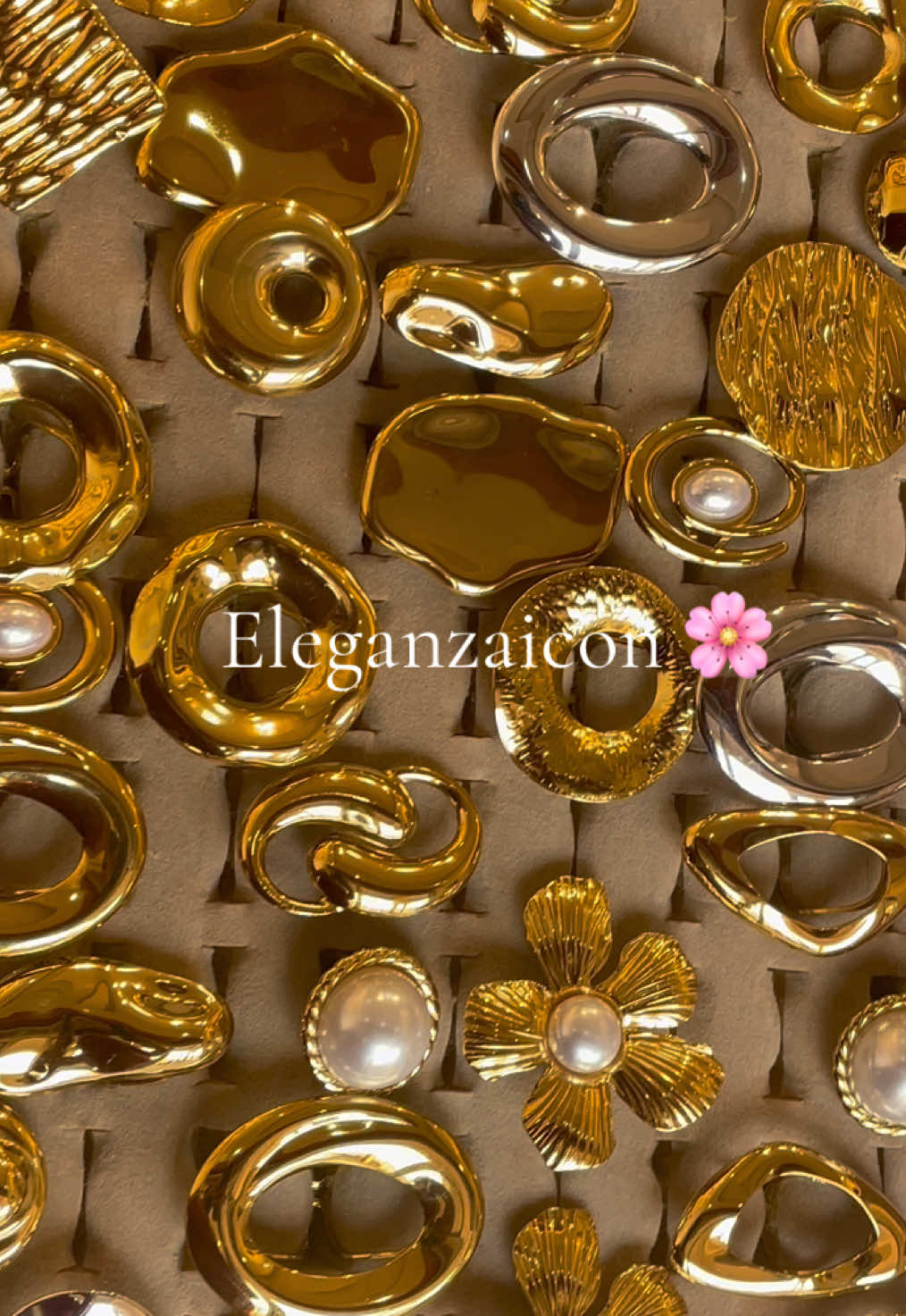 @ELEGANZAicon-jewelry/bag/heels
