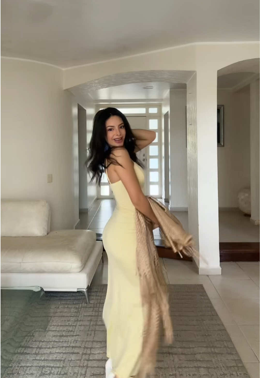 @Cris De Le&oacute;n