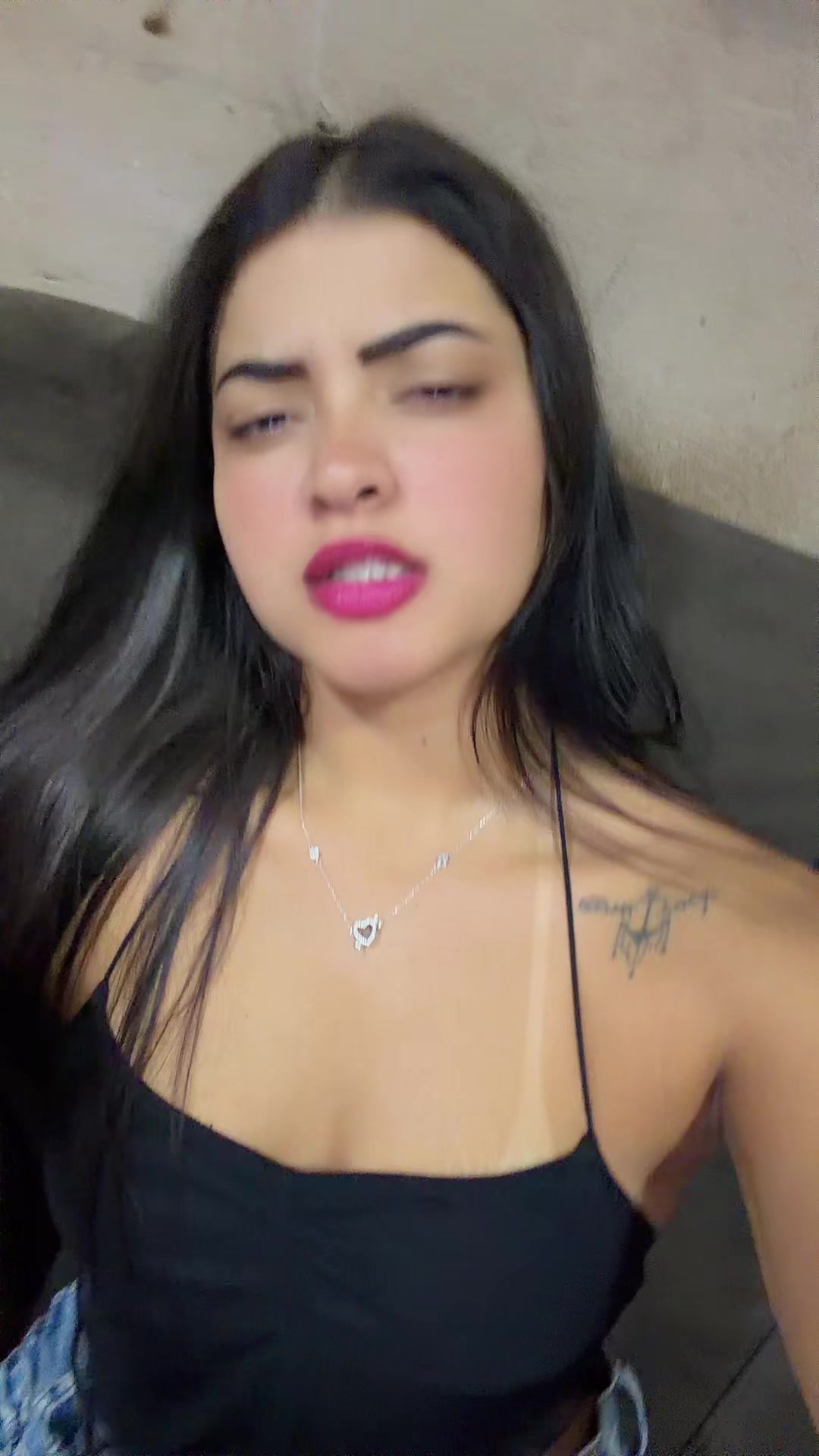 @Bruna Ellem751