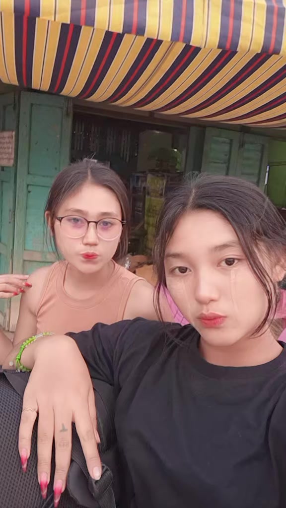 @💭Myint Mo💭