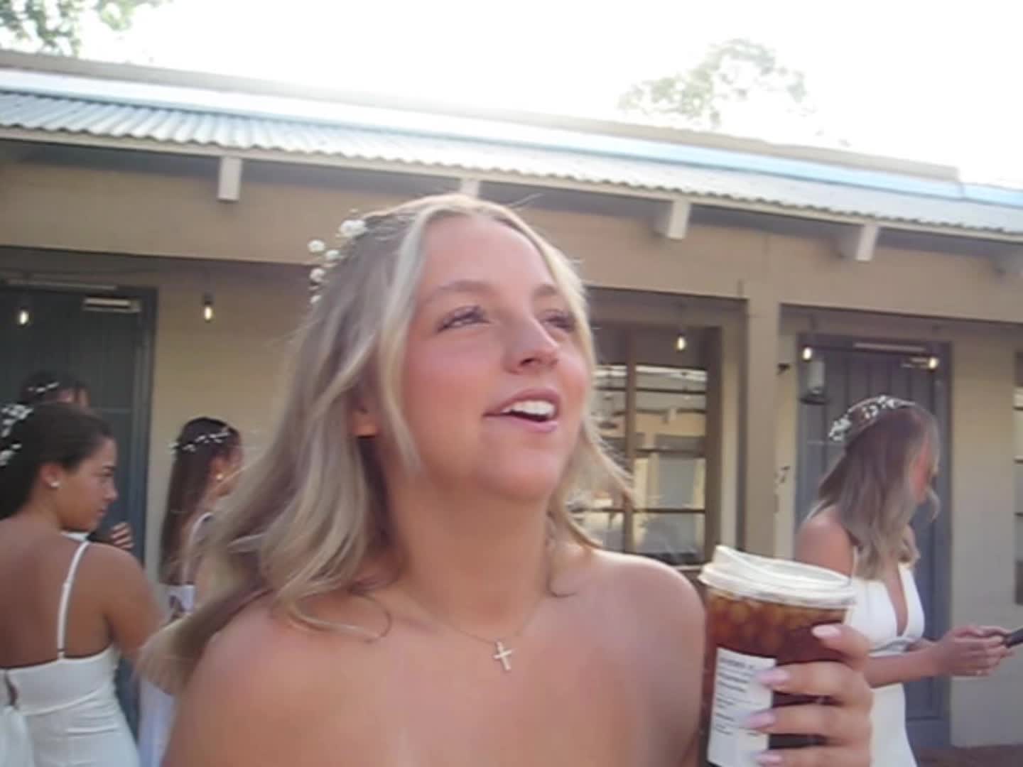 @Ella