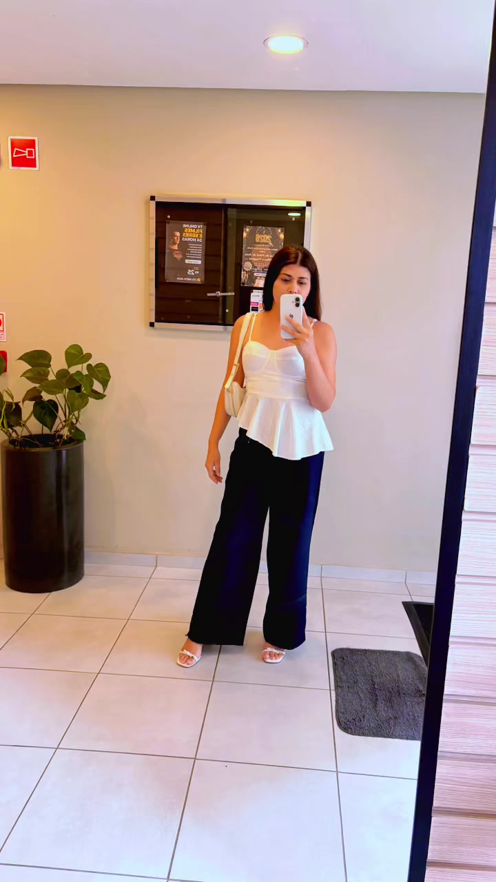 @Vania.ofcial