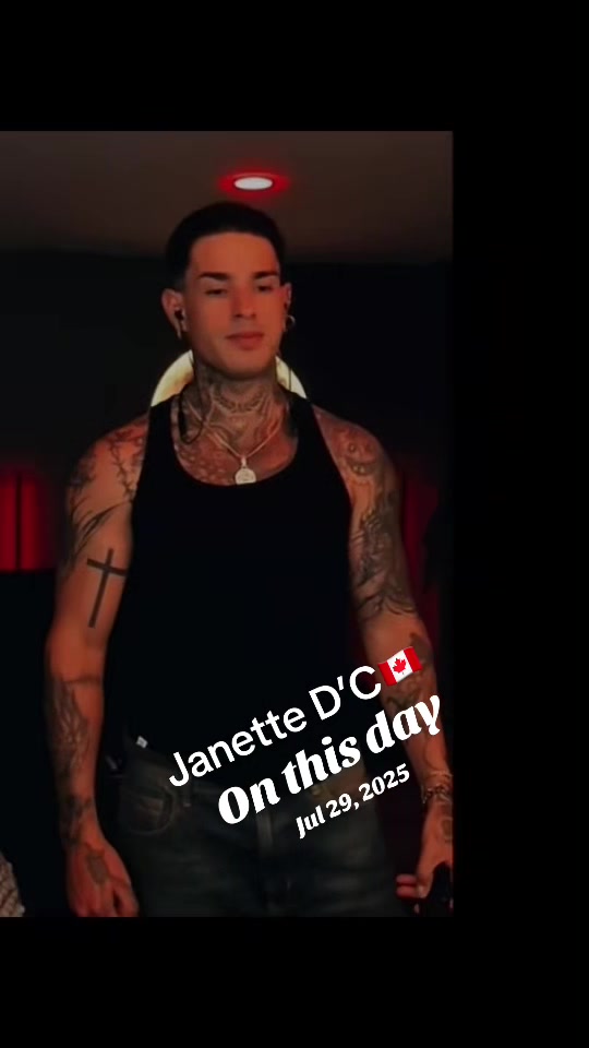 @Janette D’Croy 🕷️🖤🇨🇦