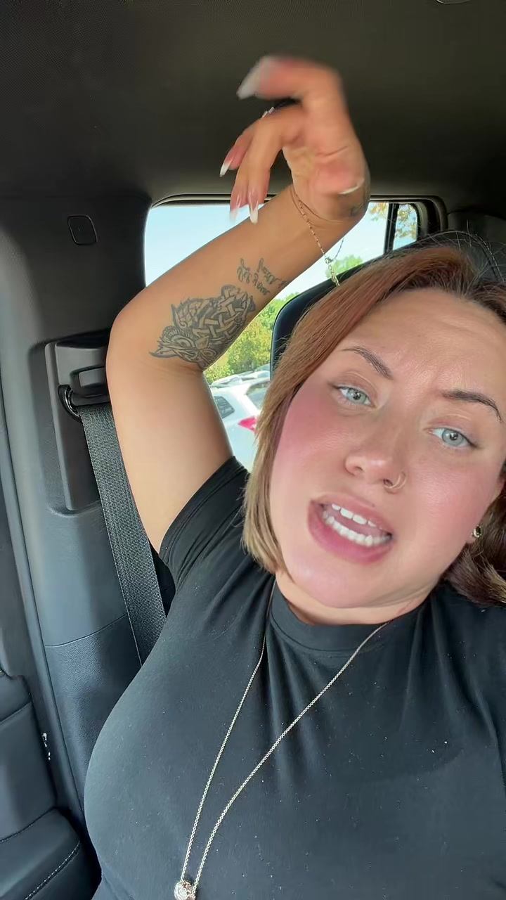 @MijaPleaseKarina