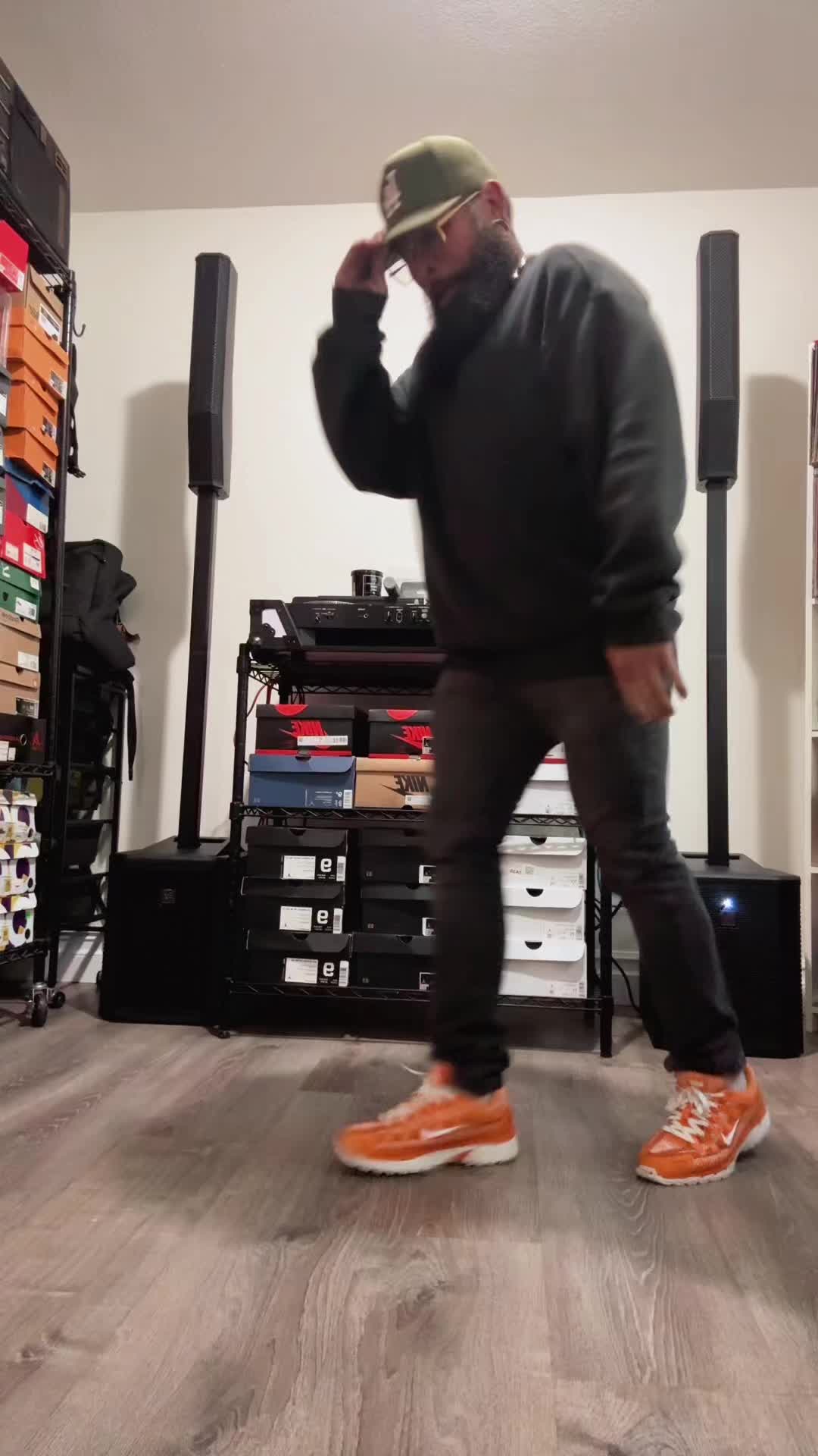 @JohnMiSO