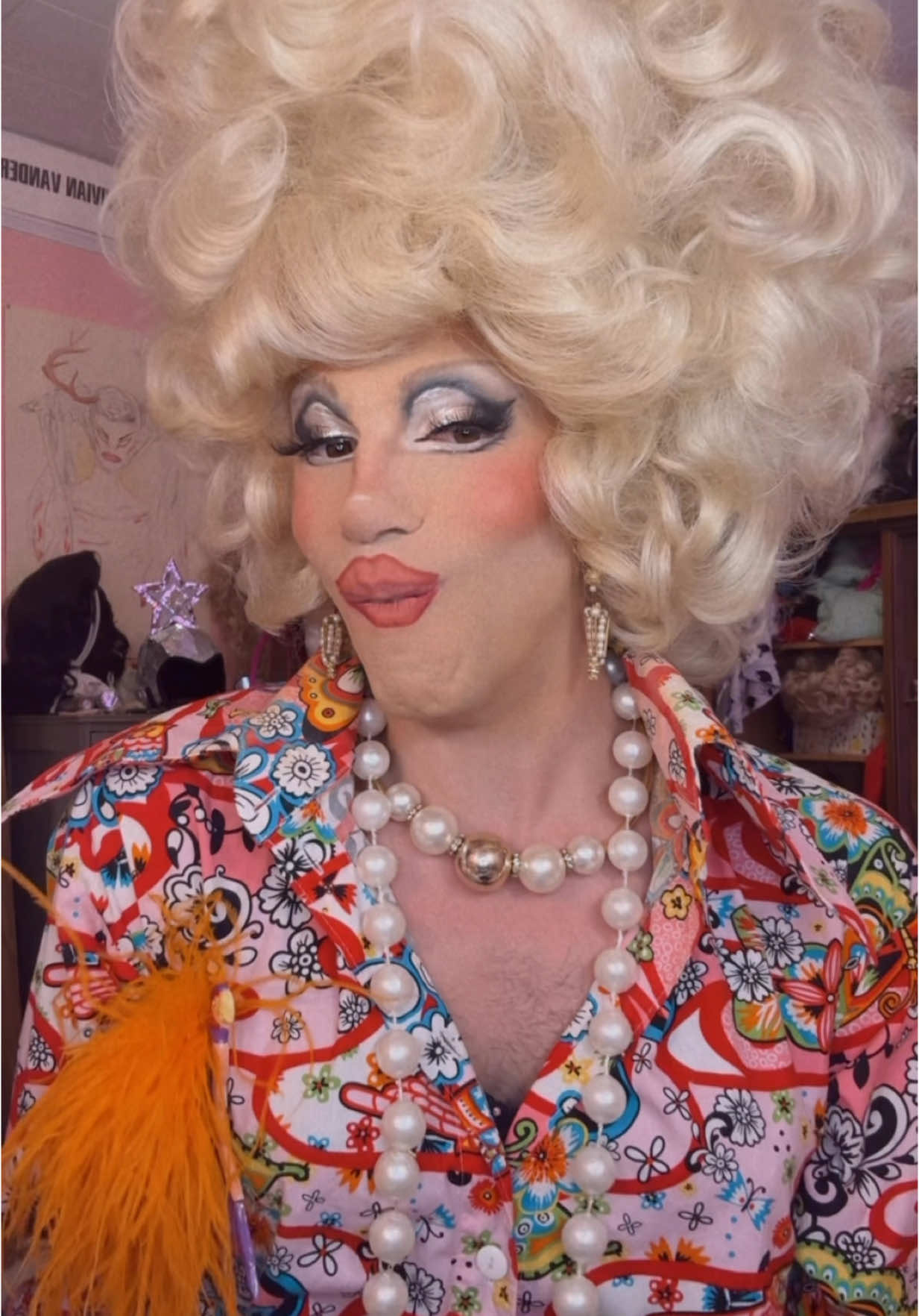 @Vivian Vanderpuss
