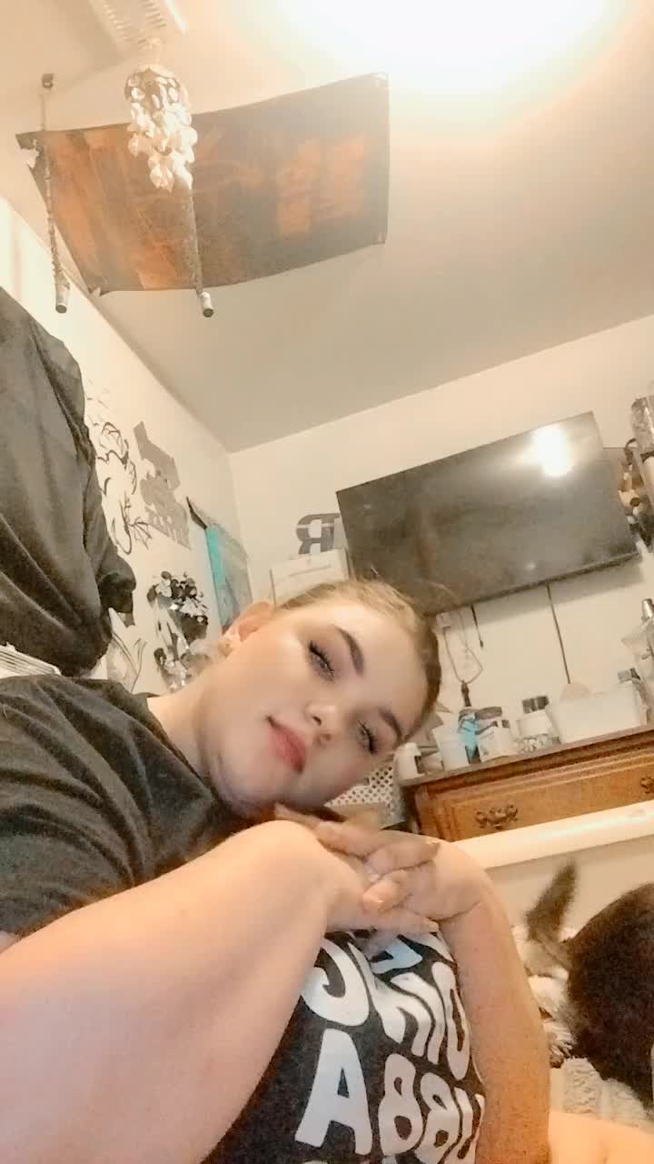 @Rhylee💜💜