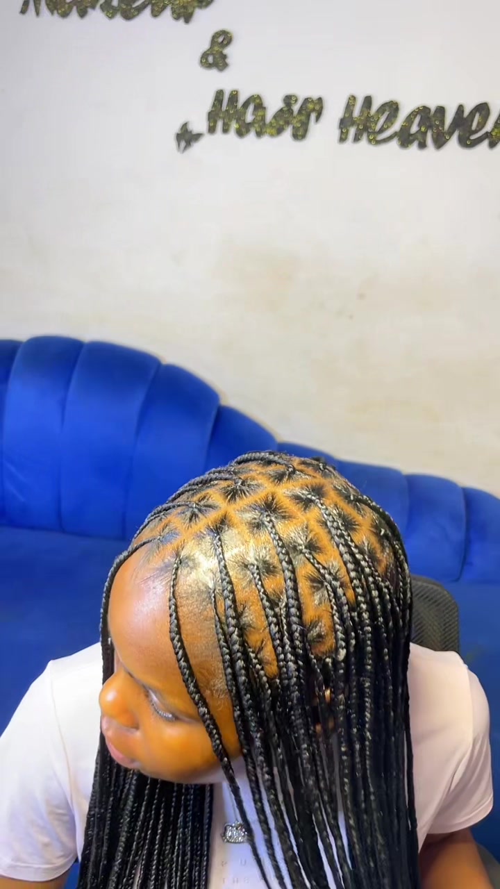 @Wunmi’s makeup&hair heaven