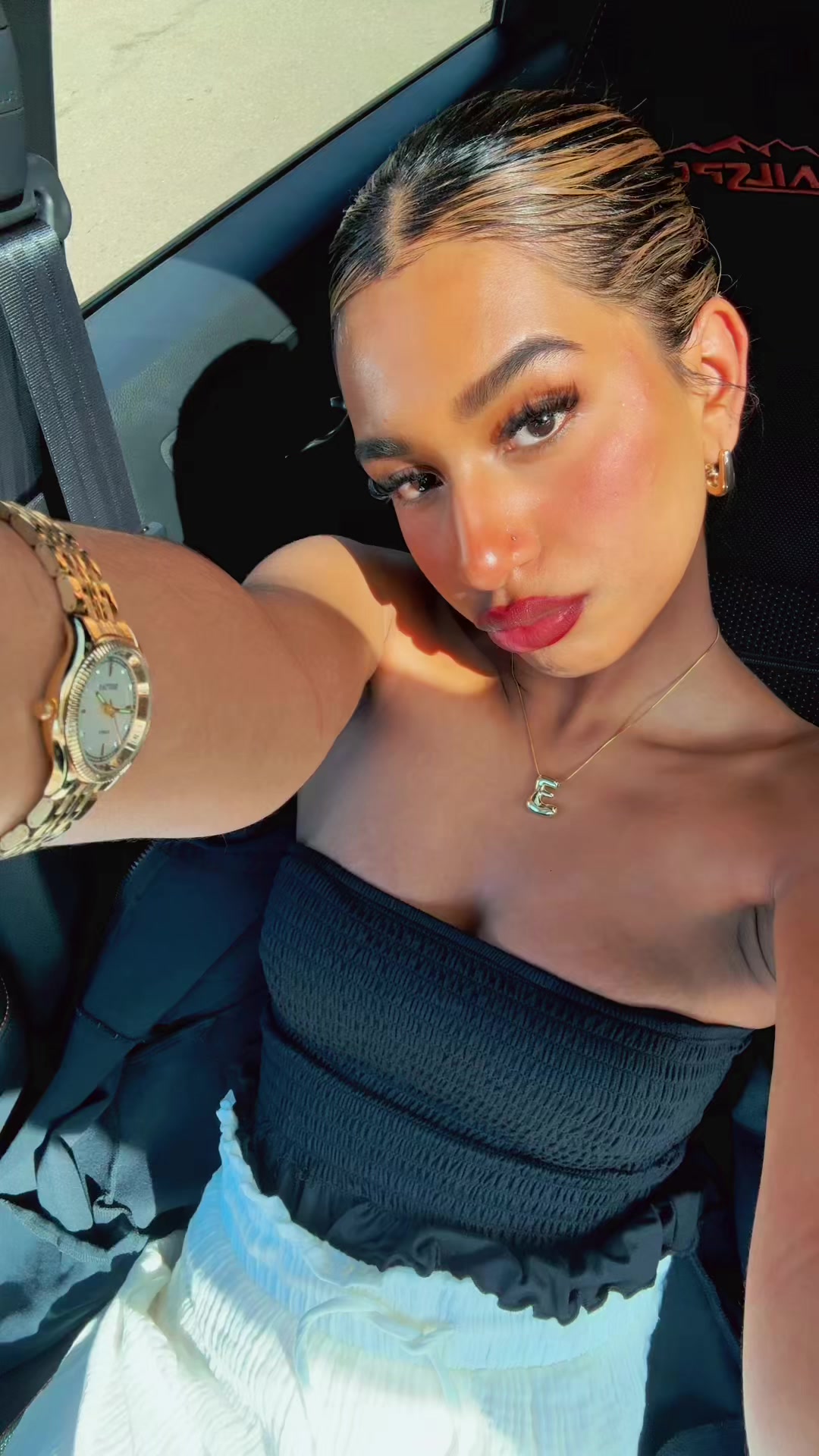 @<3