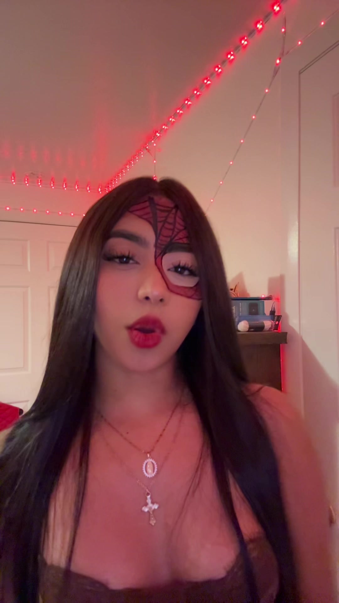 @VALERIA🦦