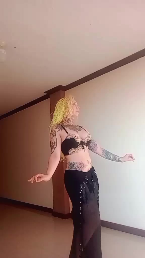 @BrujaOzkura666