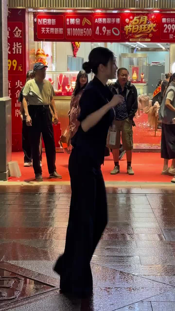 @Sally 雪莉 大笑笑