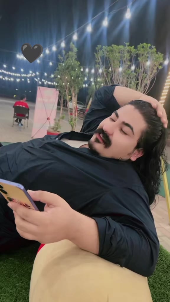 @لیوا نائی ملنگ 💔✌️