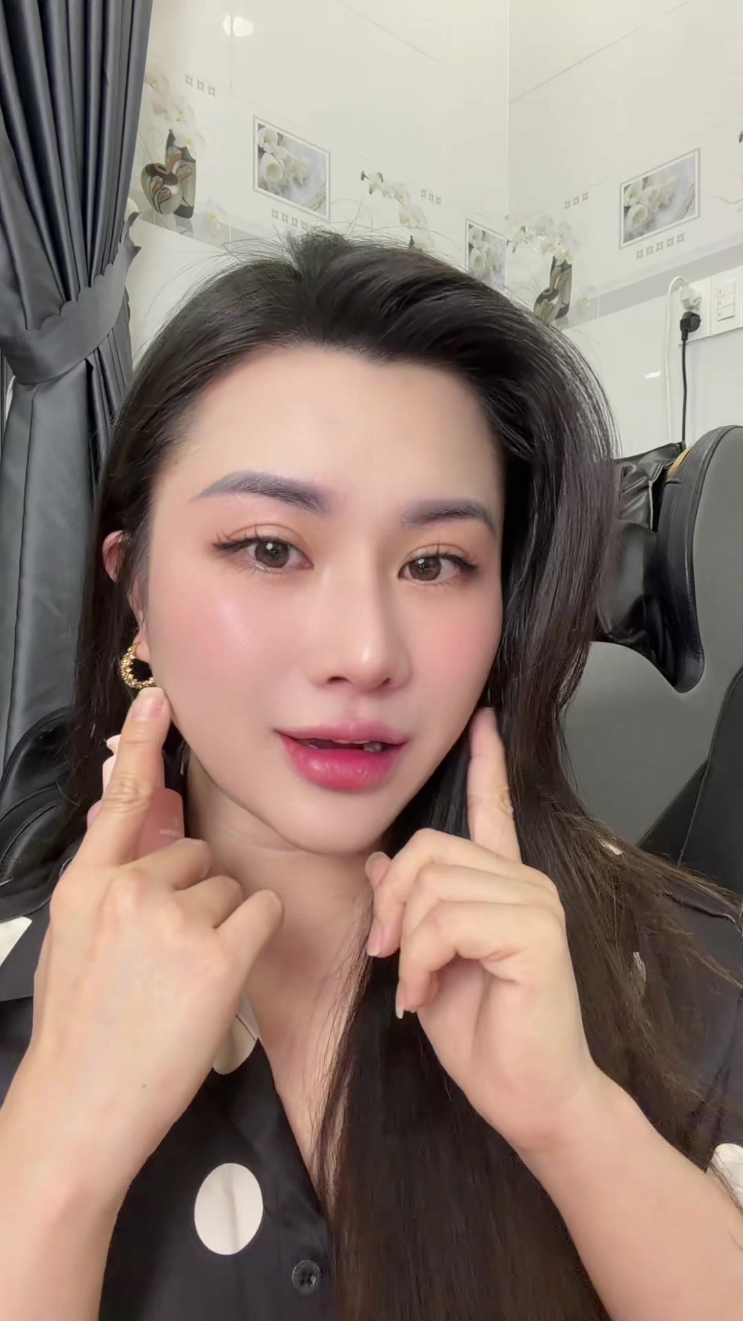 @Ho&agrave;ng Yến