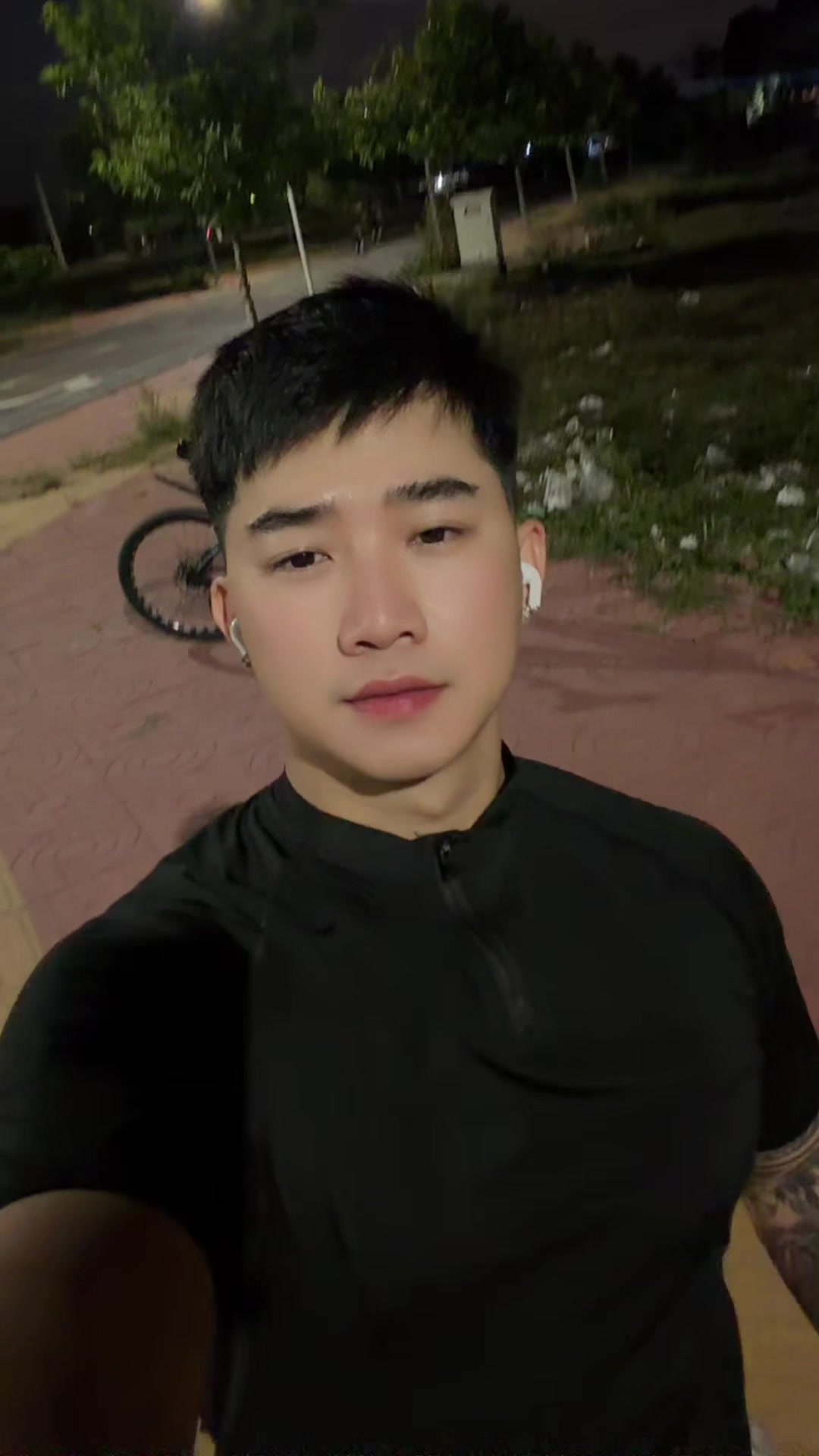 @( CẬU BA ) DUY 🦁 REVIEW
