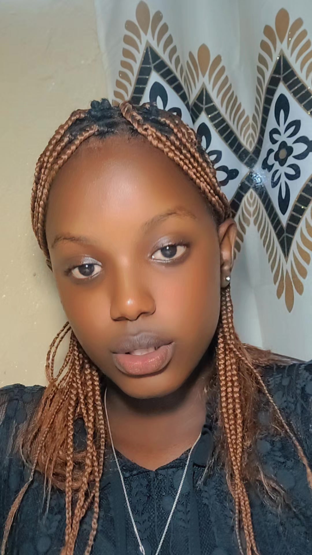 @Uwera chammah ✨️