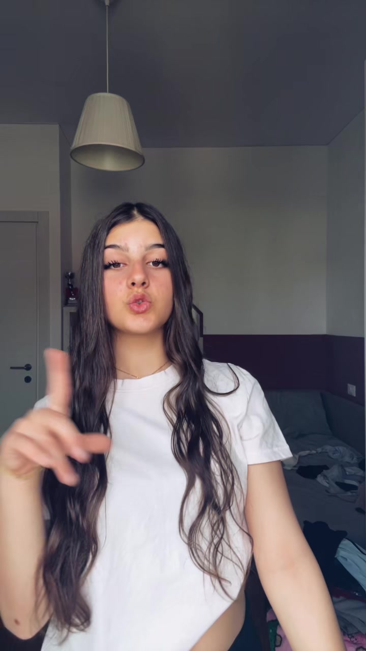 @𝐿😝