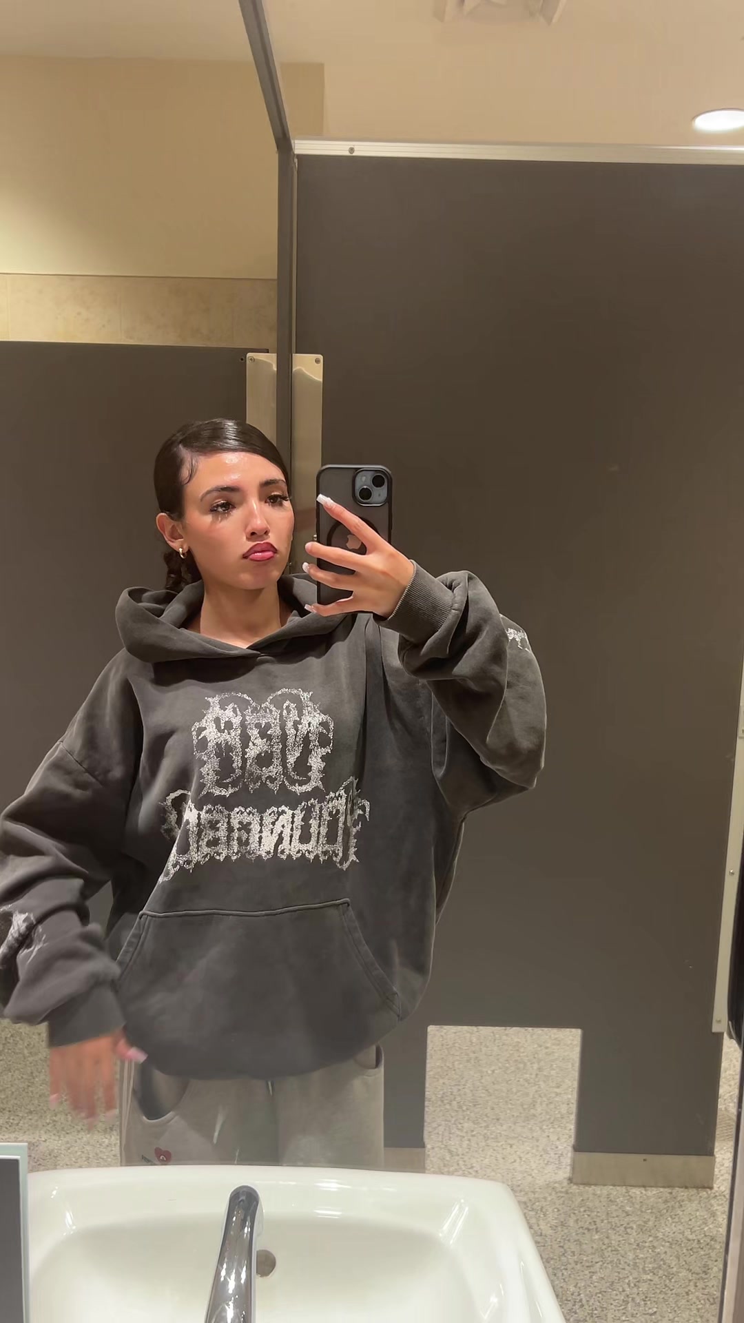 @Heluvs_ari