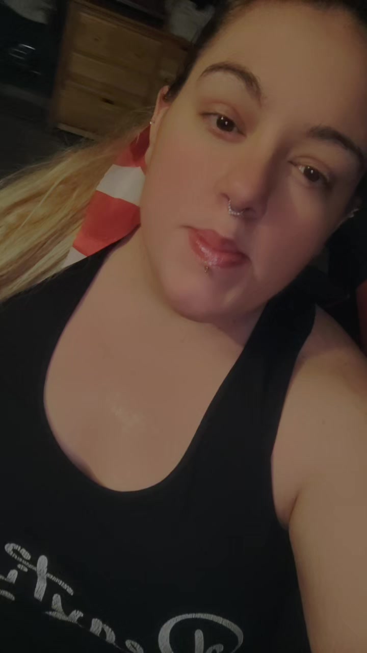 @CurvyQueenbaby