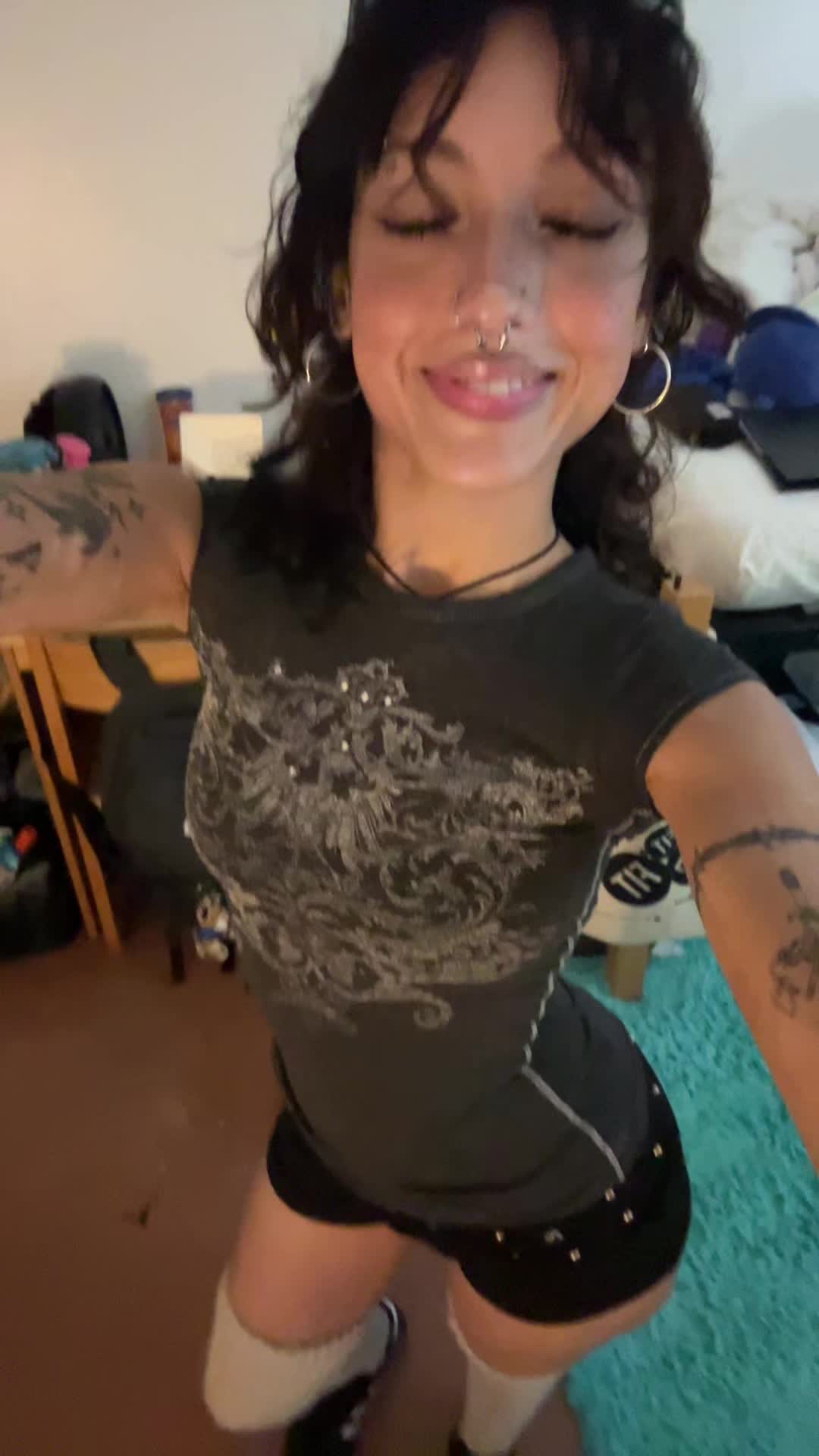 @🤠indira 🤠