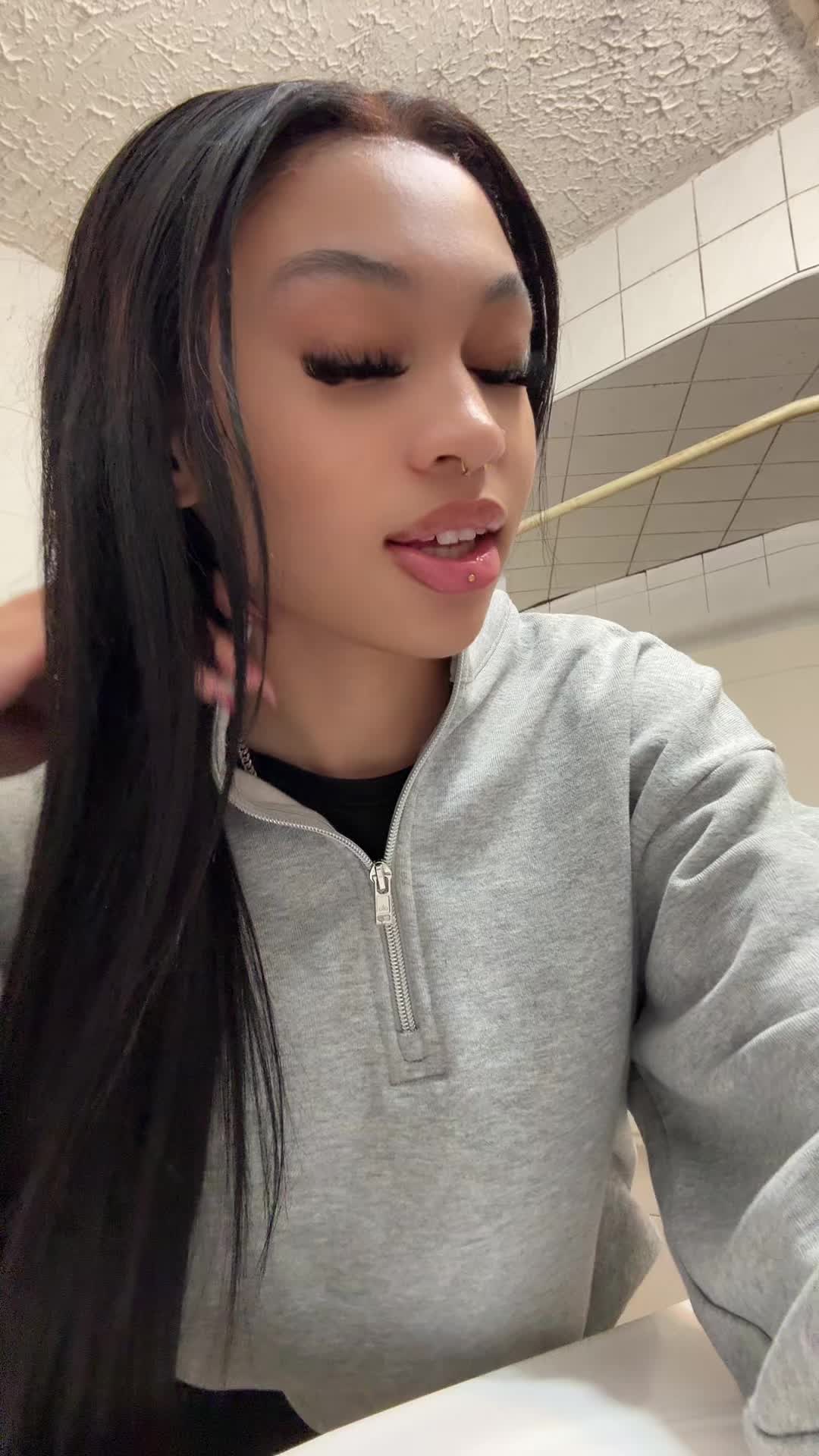 @Mikayla