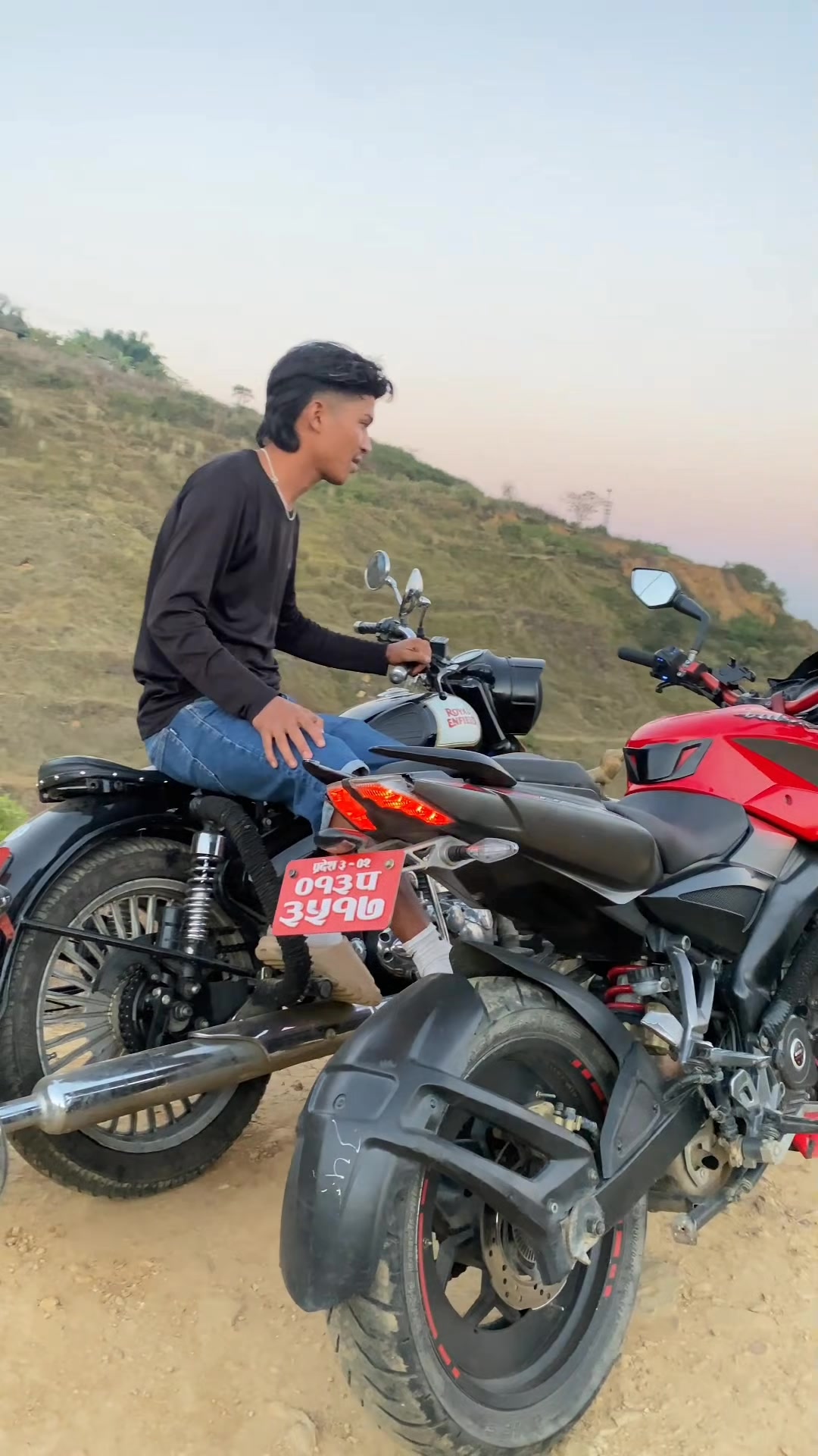 @The_रेsHu🥷