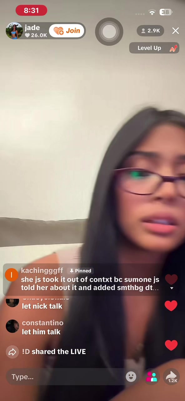 @🫨