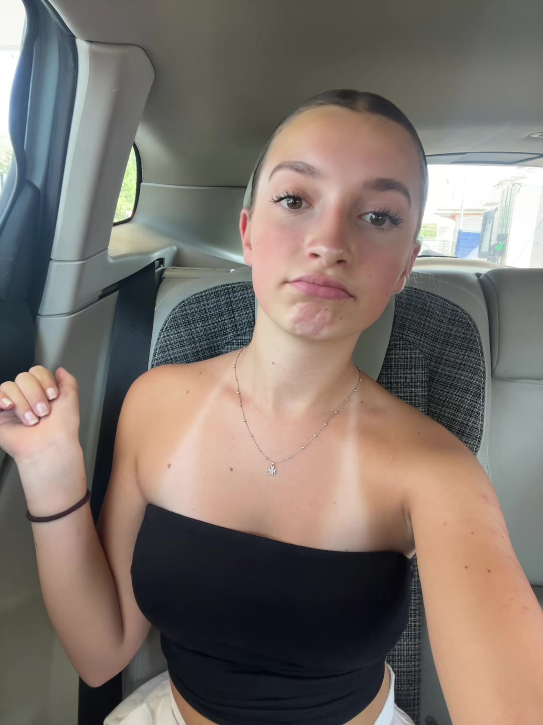 @nicolee