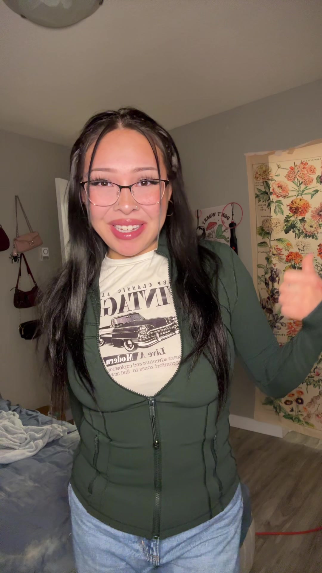 @Amika_elise