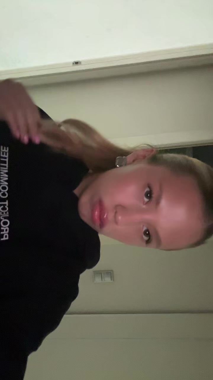 @лизаааа👄