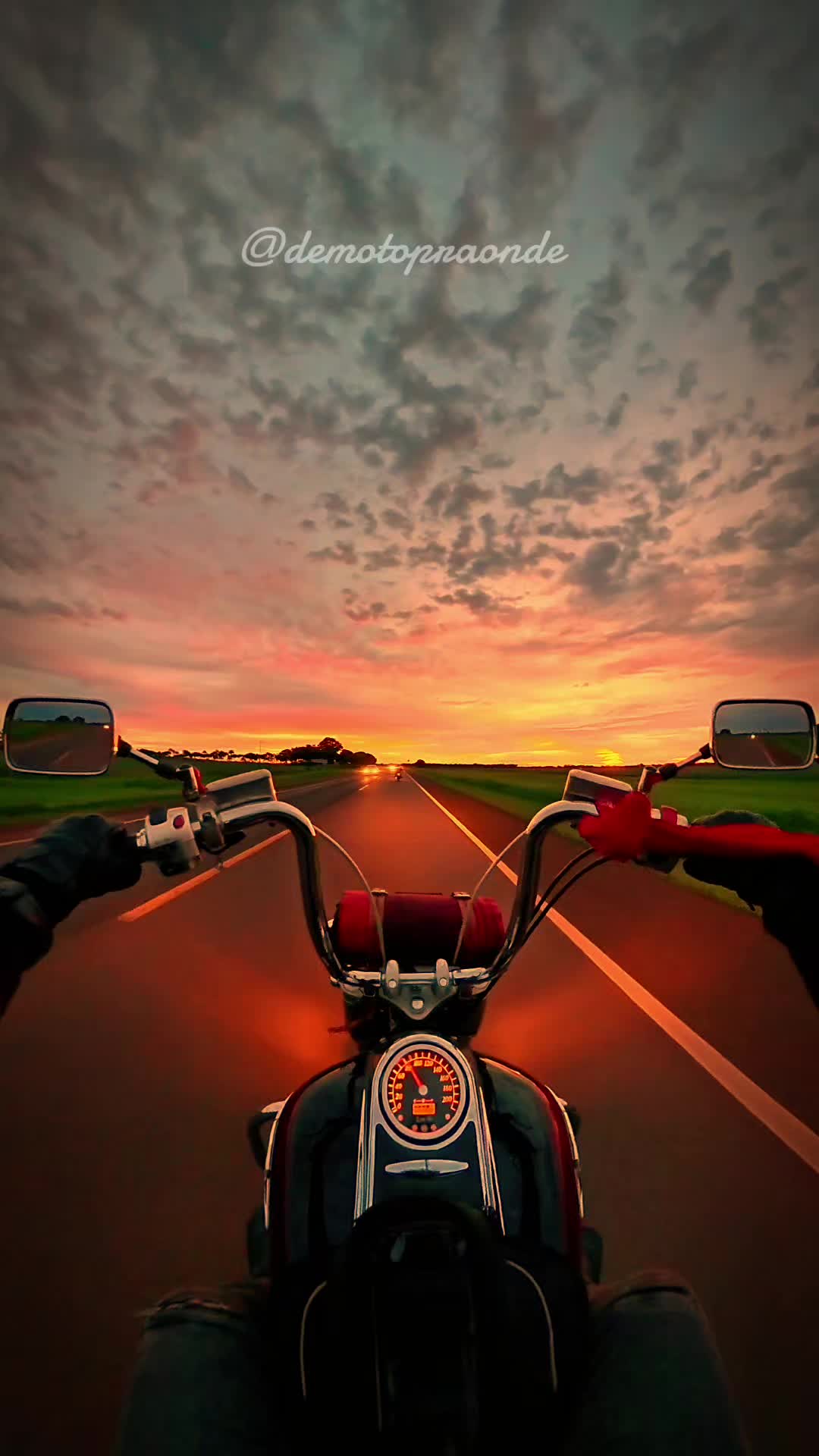 @De Moto? Pra onde?