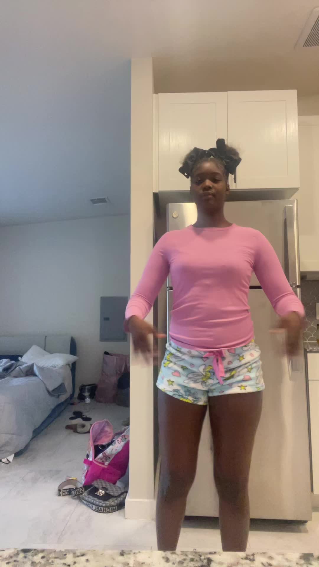 @kyrasoent