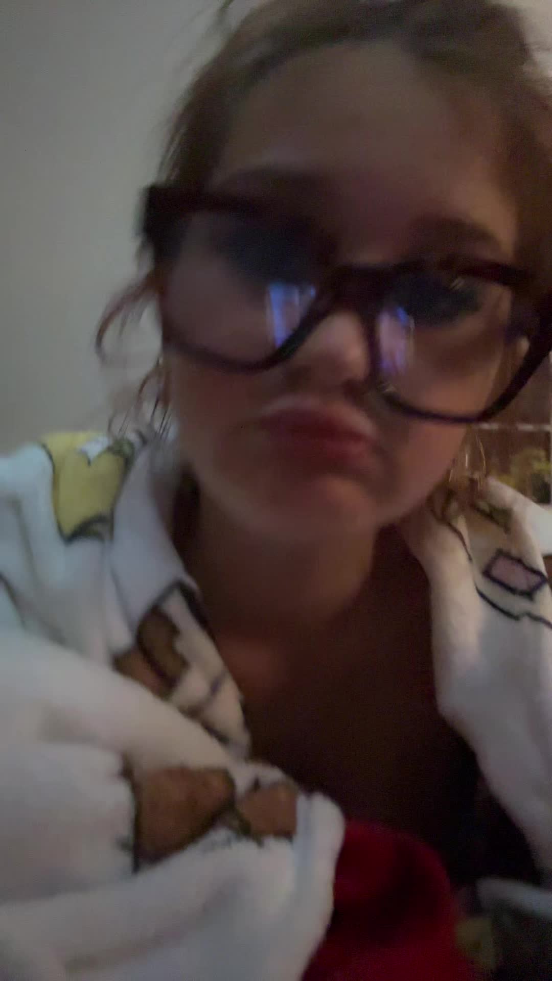 @EdenD33zNut5