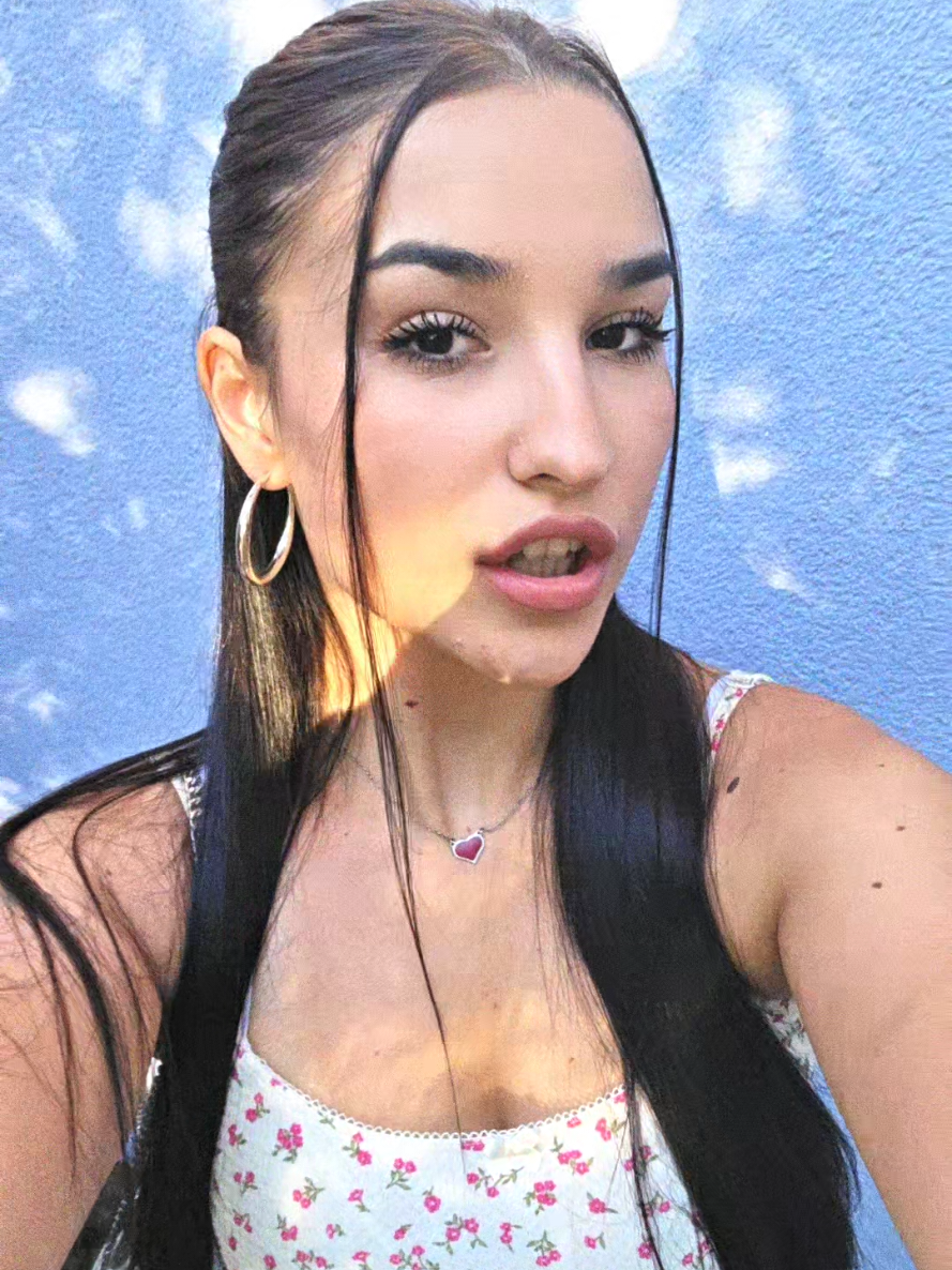 @ꜱᴀʀᴀ 🪽