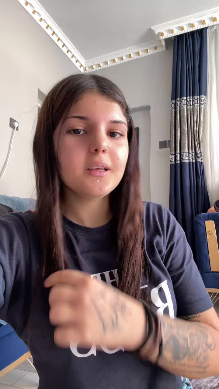 @_esrross