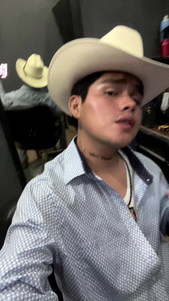 @G_Araiza