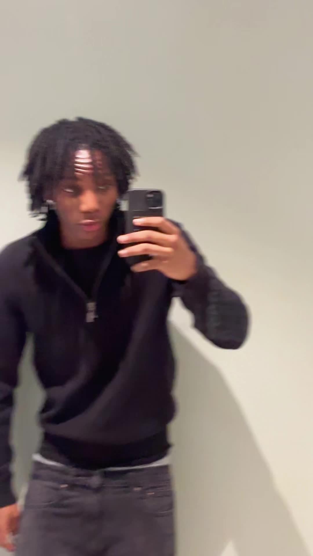 @Fingerman👅🇨🇬