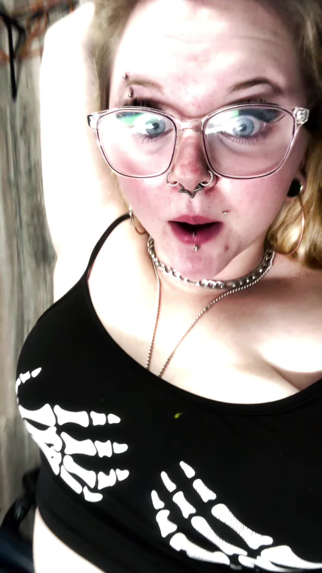 @😻