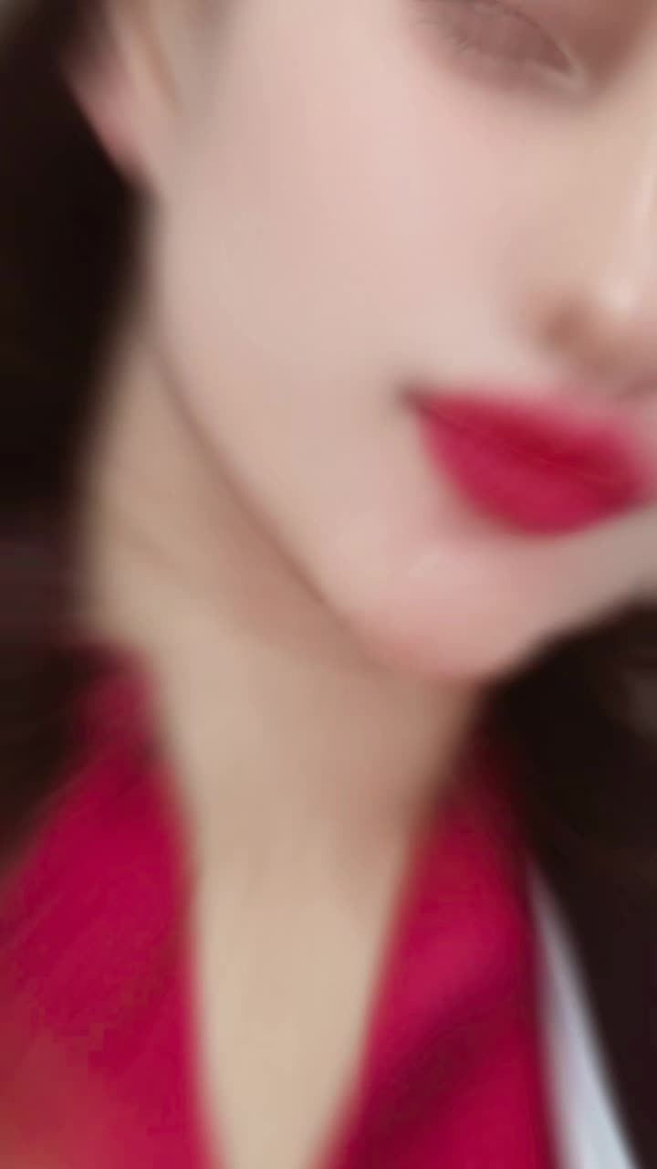 @Nona_
