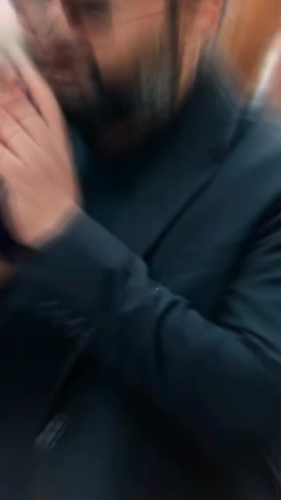 @(◕‿◕)Ⓐ ⓜ ⓐⓝ ⓙⓘ ◉‿◉