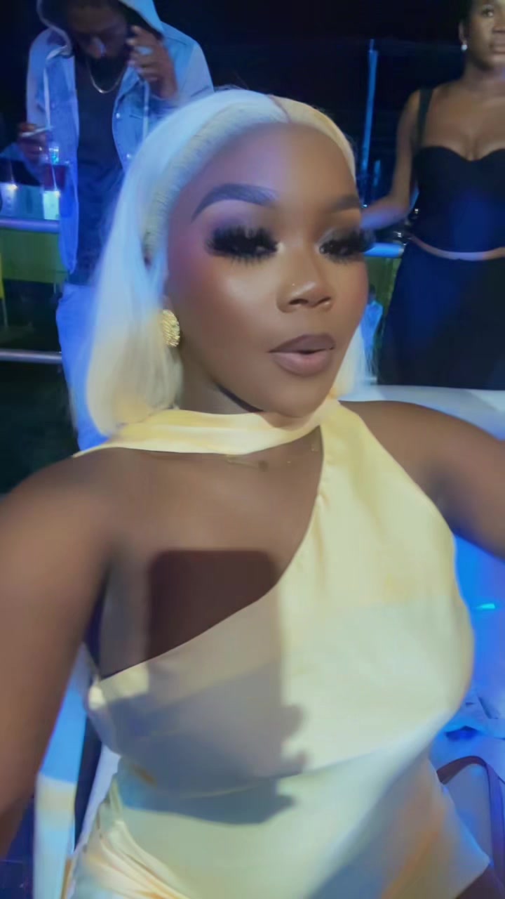 @C💋.