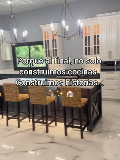 @Luxury&ensp;Kitchens