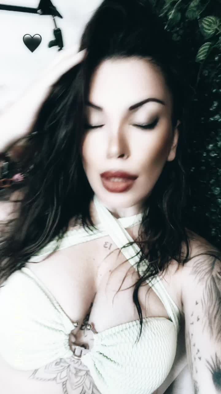 @⚜️❤🔥LA REGINA DI TIK TOK🌹🐿